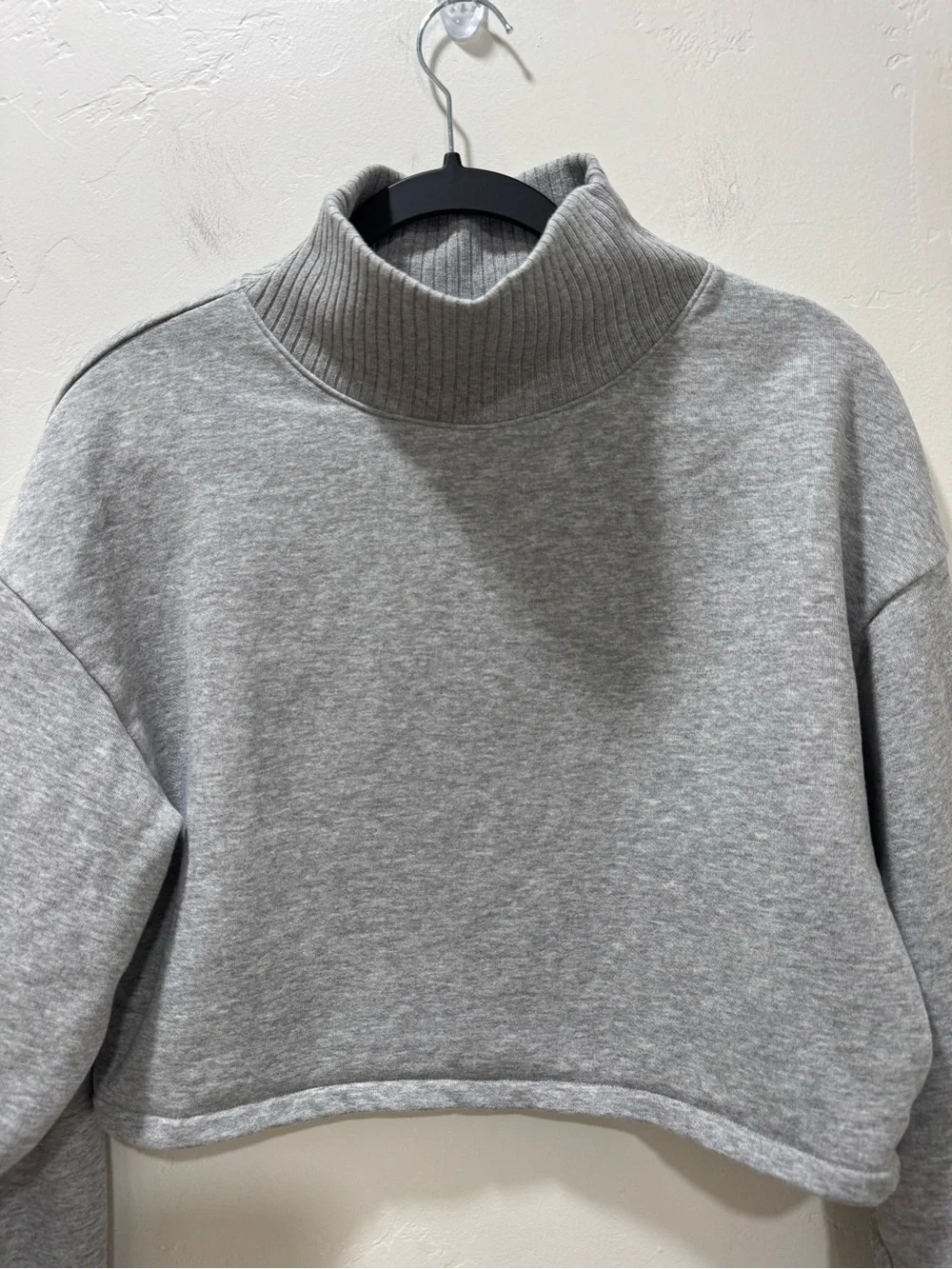 ALO Yoga Cropped Serenity Coverup Sweatshirt Heather Gray Women's Medium